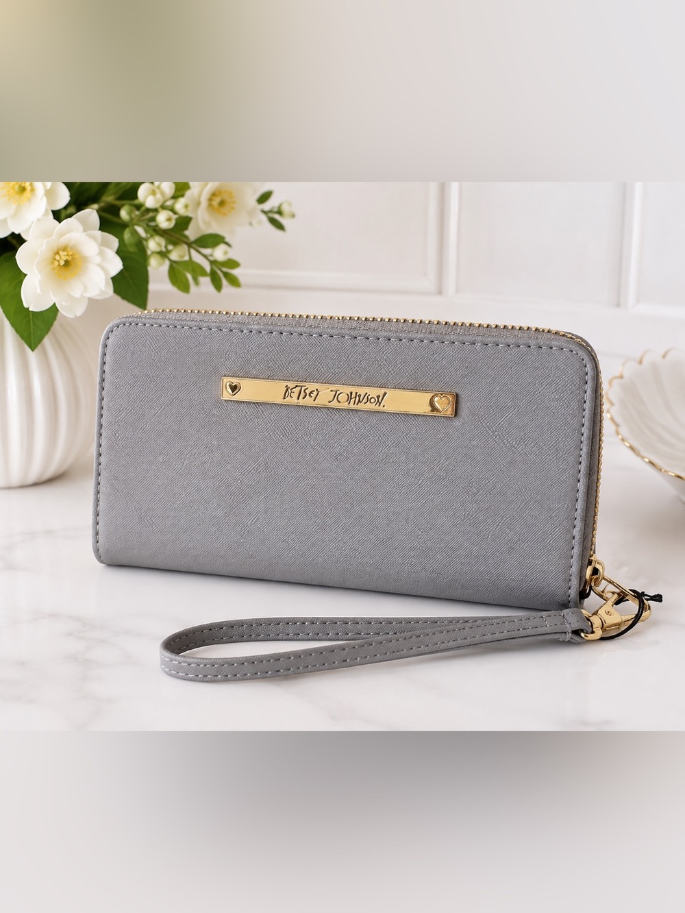 Betsey Johnson Gray Zip Around Wristlet Wallet NWOT Gold Hardware